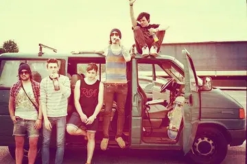 朋友归来高兴的句子文案