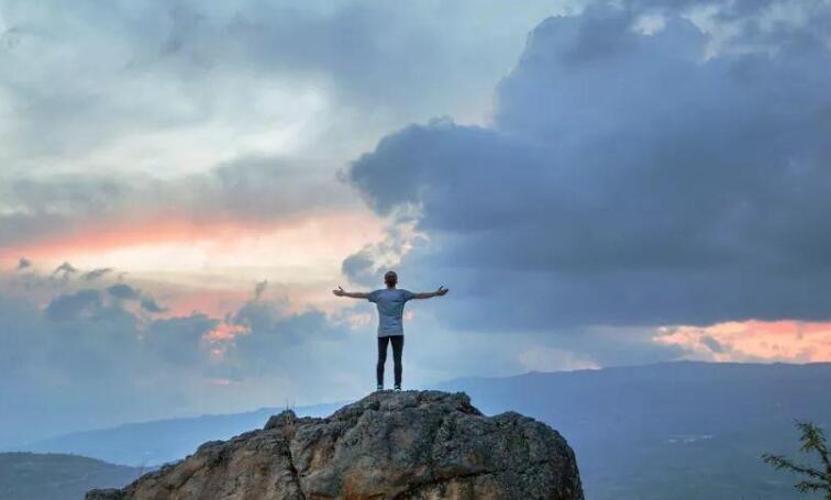 男生发朋友圈成熟的句子文案