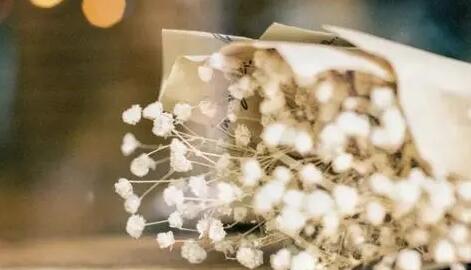 发朋友圈表达幸福的句子文案