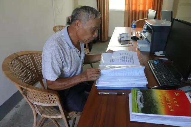 赞美村干部办实事的话