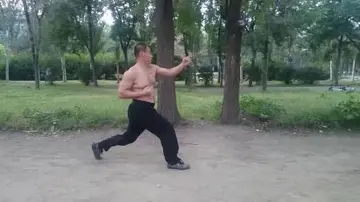 三个动作的词写一句话