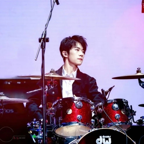 打架子鼓的帅气的句子文案