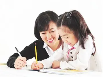 描写一个人认真写作业的好段