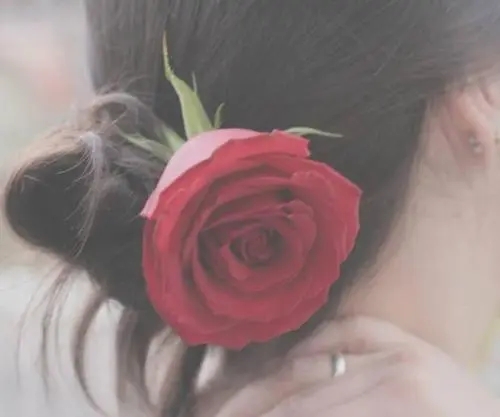 霸气句子文案很拽的人女生20个字