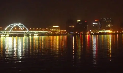 形容江边夜景的句子文案