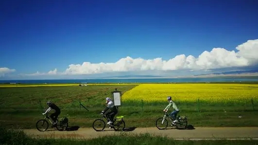 形容蓝天白云搞笑句子文案