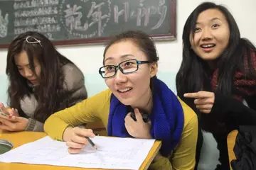 怎样发说说文案内涵同学嘴巴大