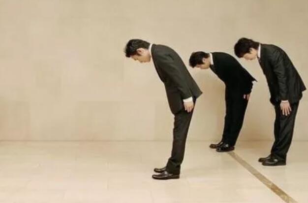 向客户诚恳道歉的句子文案