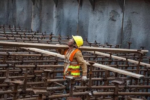 工地感慨说说文案