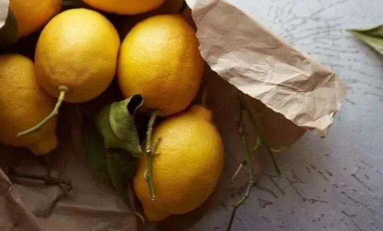 女人必须赚钱的句子文案