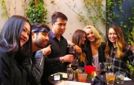 雨天朋友聚会的句子文案