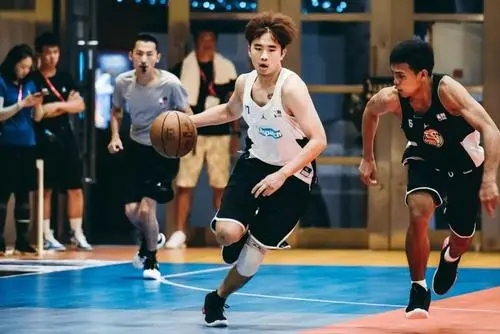 鼓励喜欢的人打篮球的话