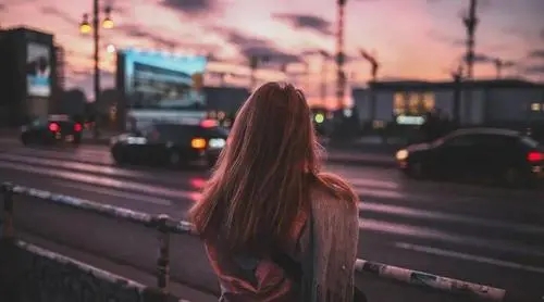 关于夜深了想念一个人的话