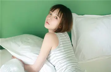 女孩子认真生活的文案