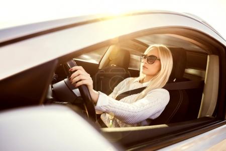 女人开车的句子文案经典语句