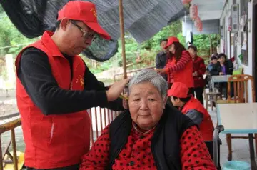 鼓励捐款献爱心的句子文案