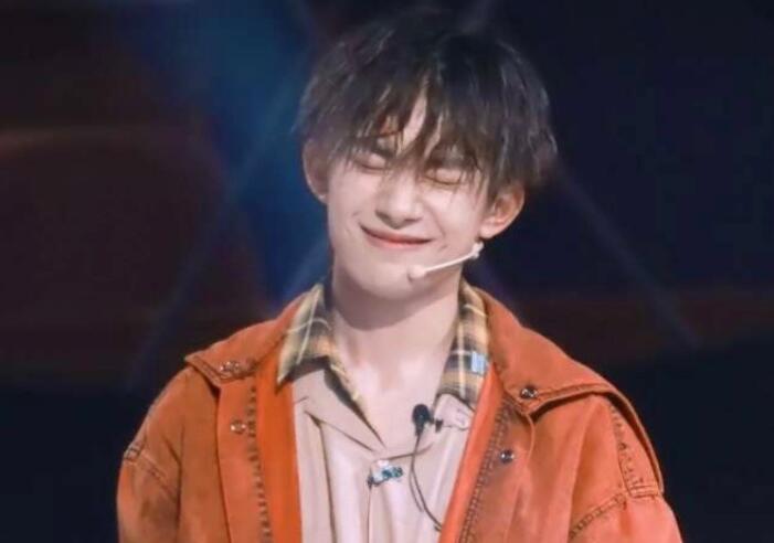 朋友圈怎么评论别人帅