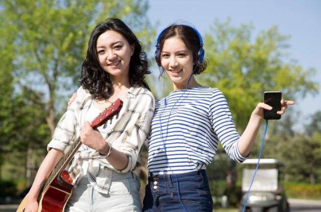 好姐妹发朋友圈的话语