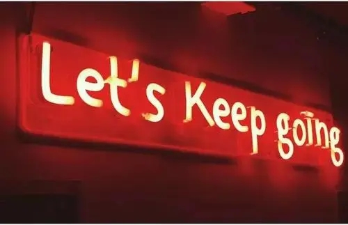 打卡网红店的说说句子文案