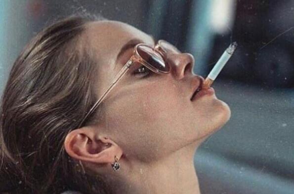 吸烟的经典社会句子文案