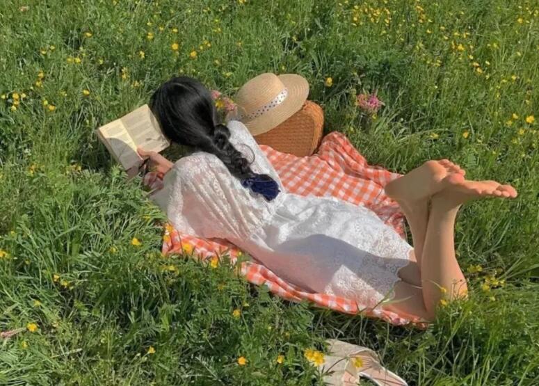 春天的气息的句子文案短一点的