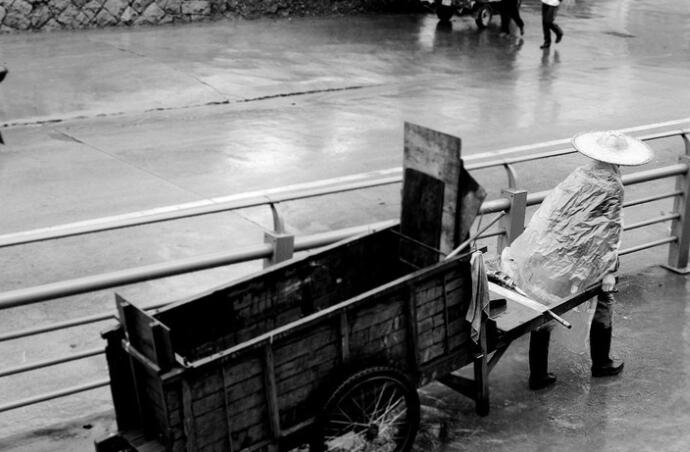 关于离家远行的句子文案