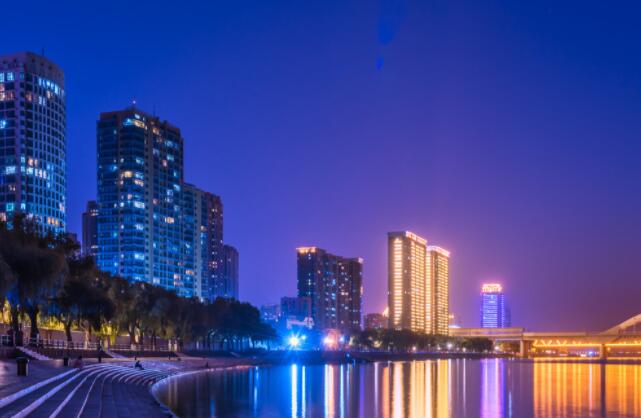 描写夜晚的优美句子文案