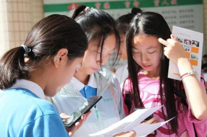 高中三年时光经典语录文案