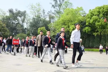 清明祭英烈诗词