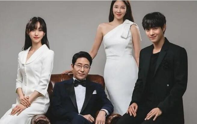 关于追剧的幽默句子文案