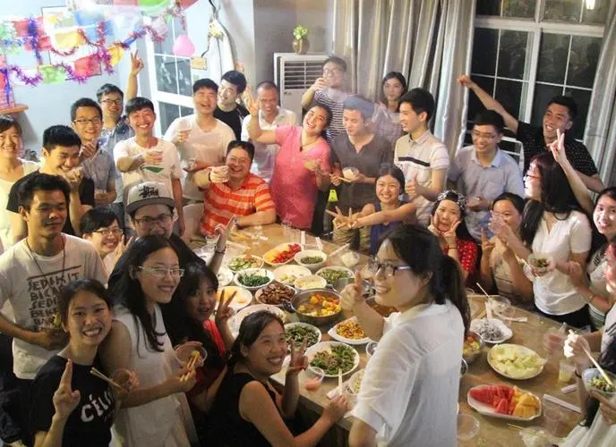 三五好友小聚唯美句子文案