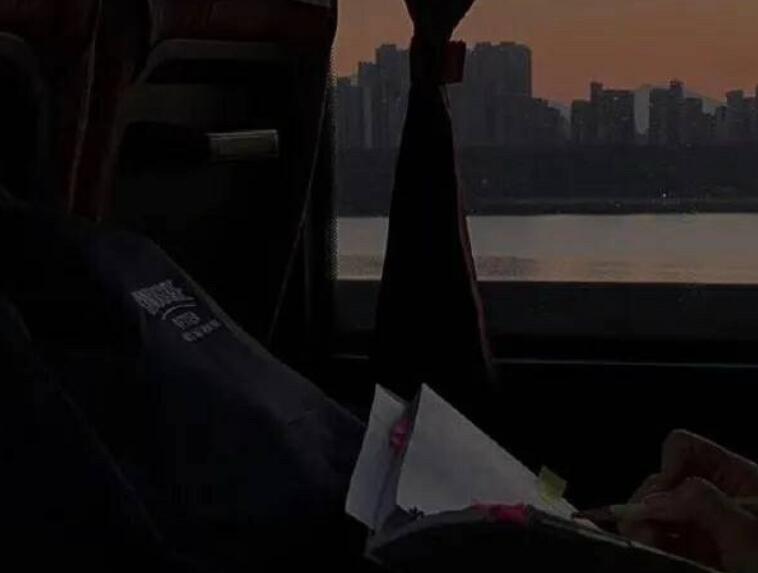 丧系文案长篇200字