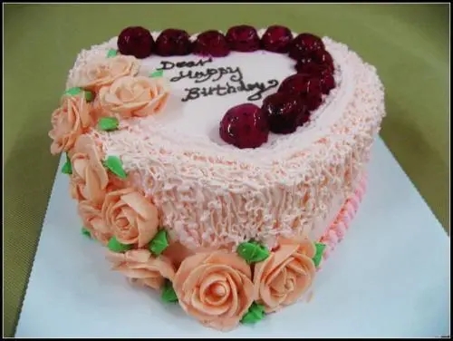 描写蛋糕外形的优美句子文案