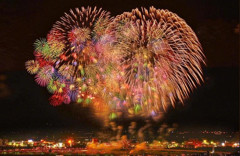 形容烟花绽放的句子文案