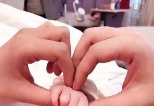 男宝宝出生报喜朋友圈