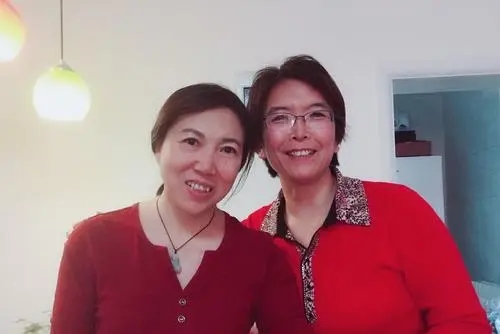 一奶同胞的亲姐妹感言