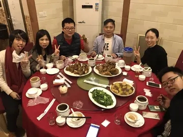 适合聚餐的文案