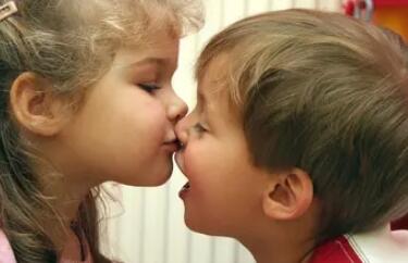 男女之间搞笑句子文案