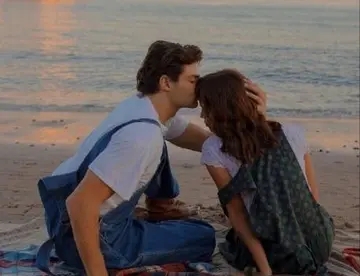 官宣爱情很皮的句子文案