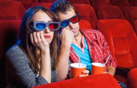 夫妻俩看电影心情说说文案