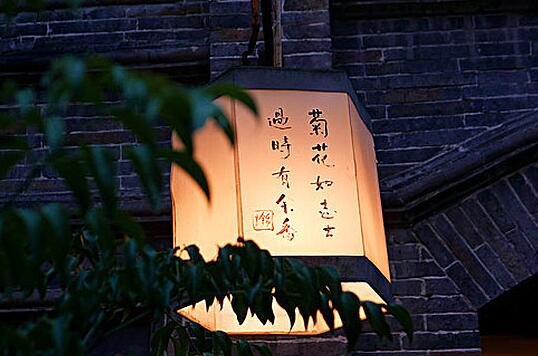 关于描写灯光的古诗句文案