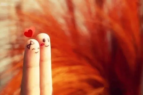 表达爱情甜蜜的句子文案说说心情