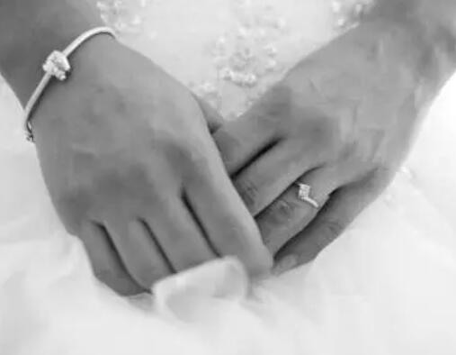 结婚当天的心情说说文案