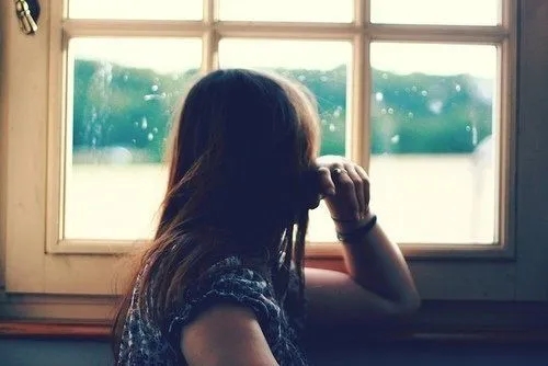 一个人静静发呆的句子文案