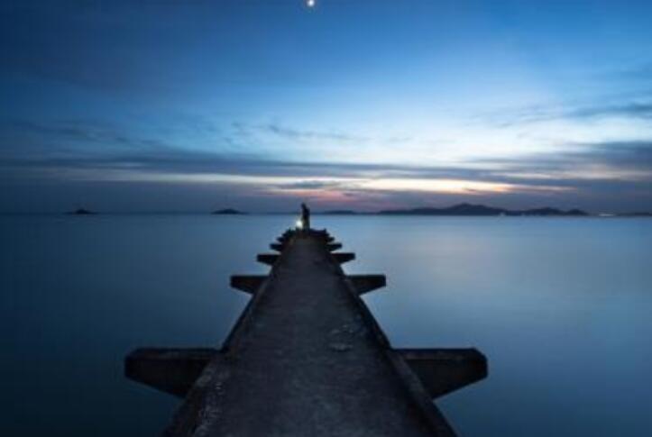 把古诗改成骂人的诗句文案