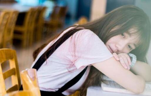 赞美女人高贵优雅的句子文案