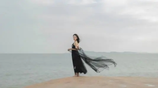 女人挣钱是尊严的感悟说说文案