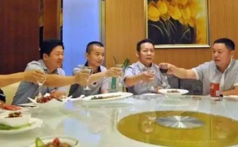 夸领导带领的好的句子文案