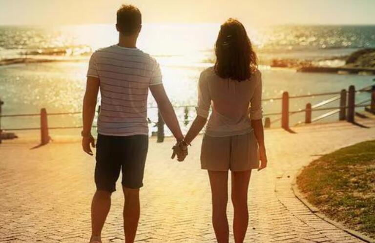 晚上对女生说晚安的撩人情话文案