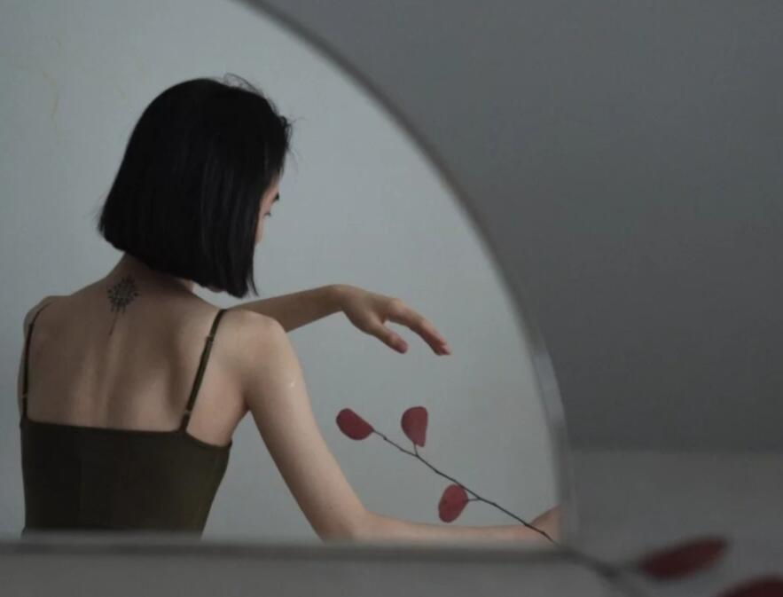 享受一个人的清静说说文案